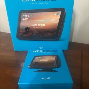 Amazon Echo Show 8 (Black) - Smart Display with Alexa and stand!